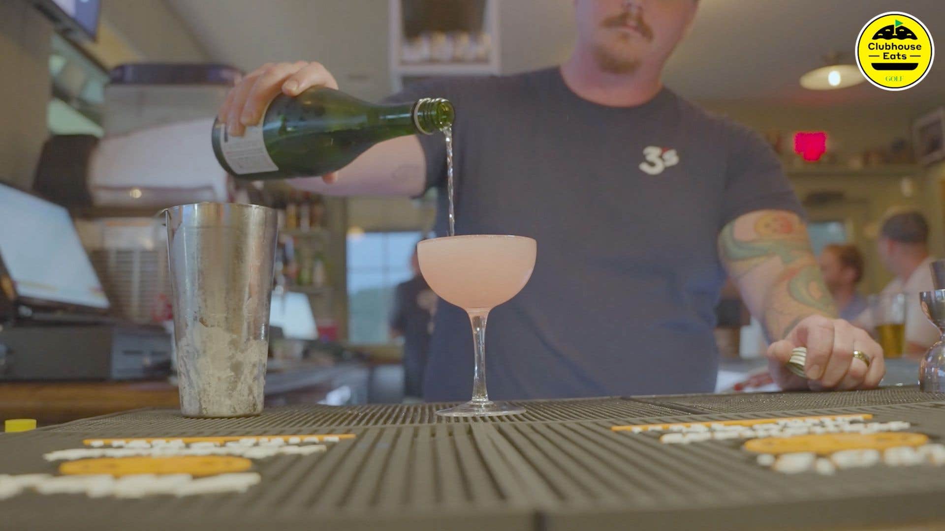 How to make a South 385, a delicious take on a French 75